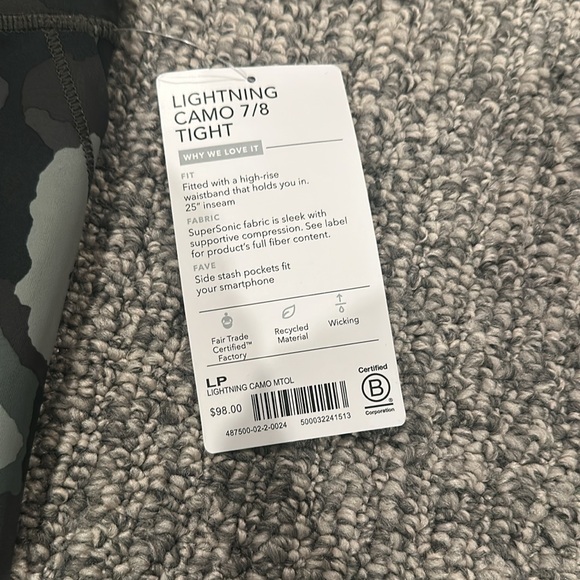 NWT Athleta Petite Lightning Camo 7/8 Tight Sz LP - Picture 2 of 11